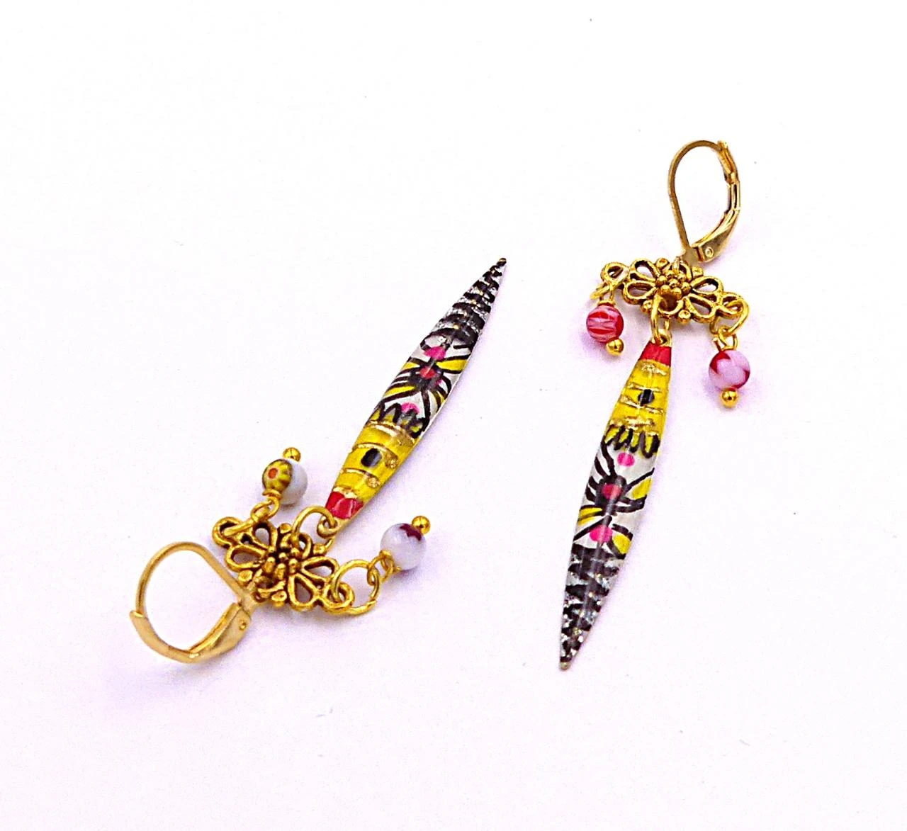 Brincos de metal esmaltado, pérolas de vidro, metal dourado – photo 2